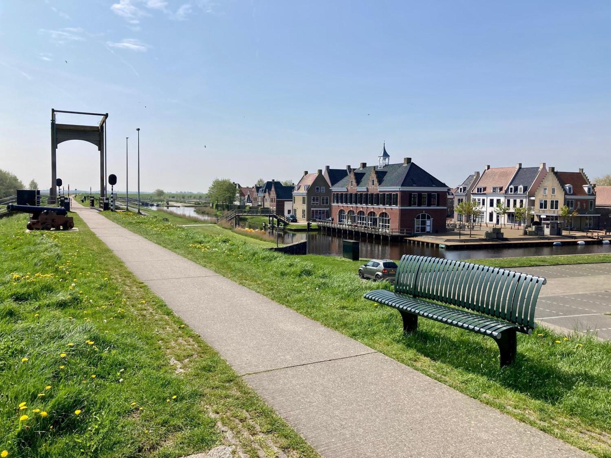 Leonie 6 Pers Holiday Home With A Large Garden Close To The Lauwersmeer Anjum Esterno foto